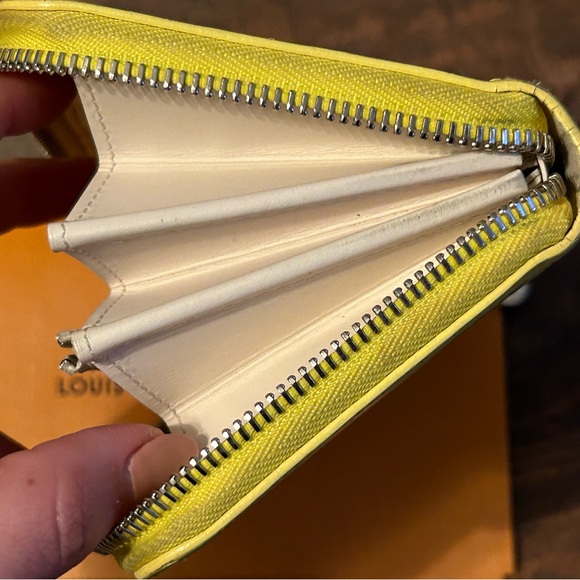 Louis Vuitton Damier Facette Patent Zippy Wallet - Picture 5 of 9